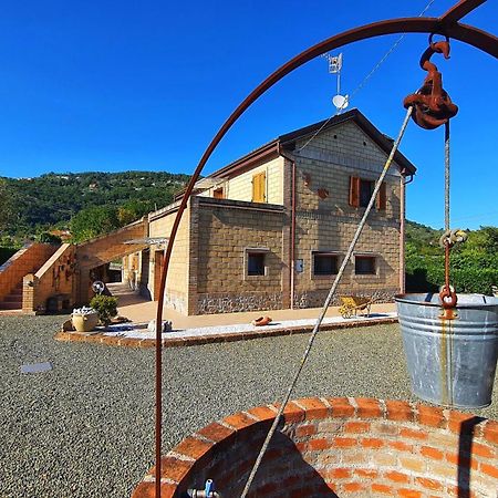 Spicchio Di Luna - Casa Vacanze Albiano Magra Eksteriør billede
