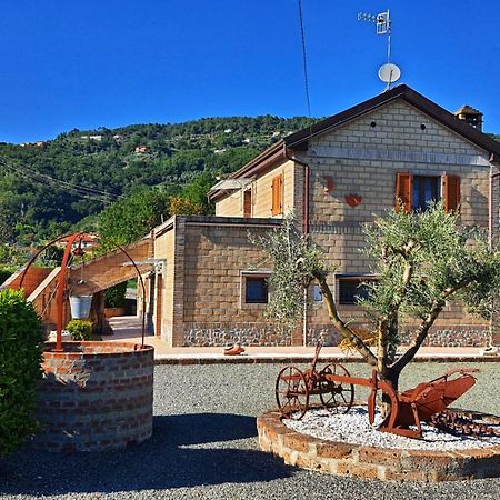 Spicchio Di Luna - Casa Vacanze Albiano Magra Eksteriør billede