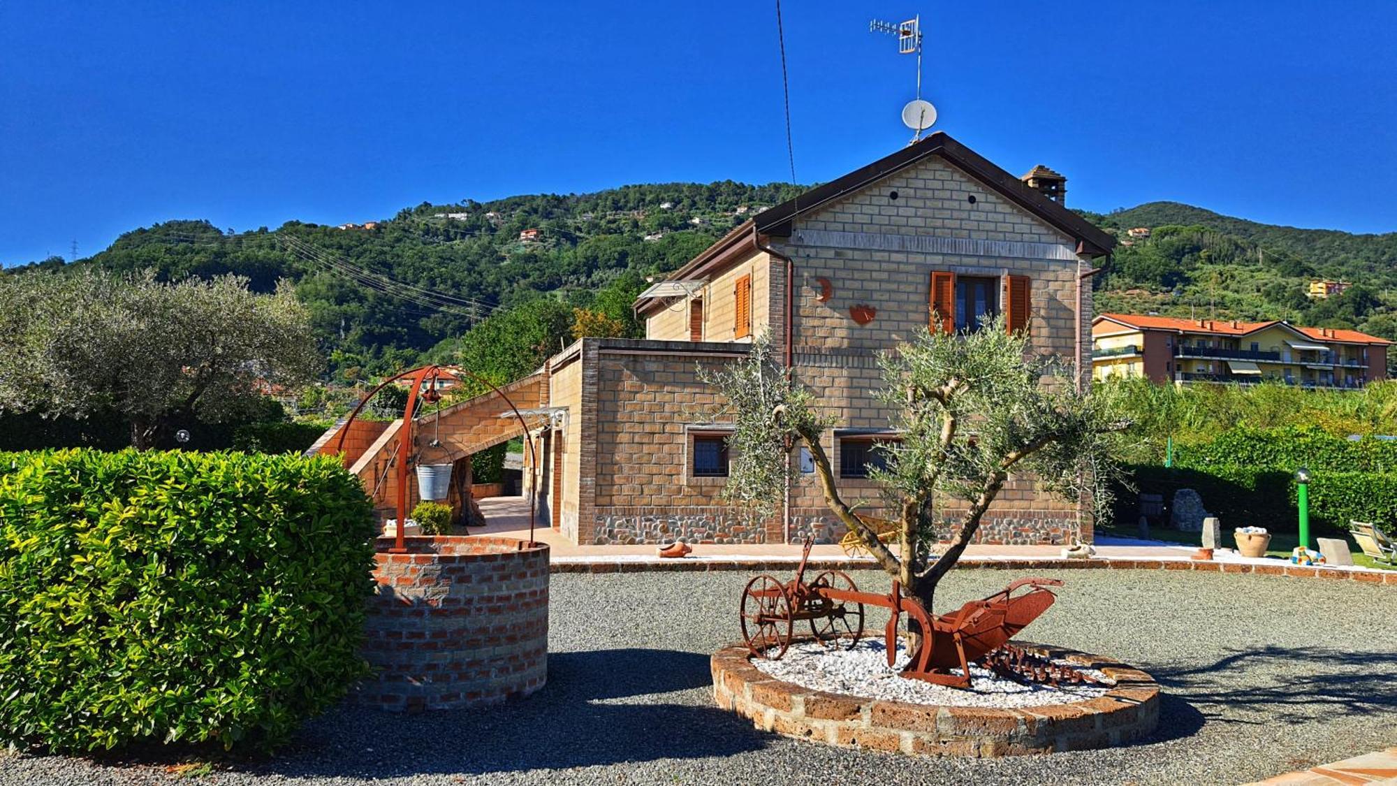 Spicchio Di Luna - Casa Vacanze Albiano Magra Eksteriør billede